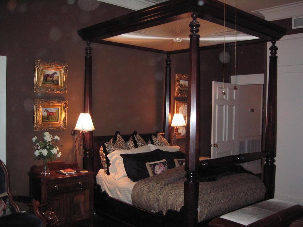 Belle Oaks Inn Gonzales Oda fotoğraf
