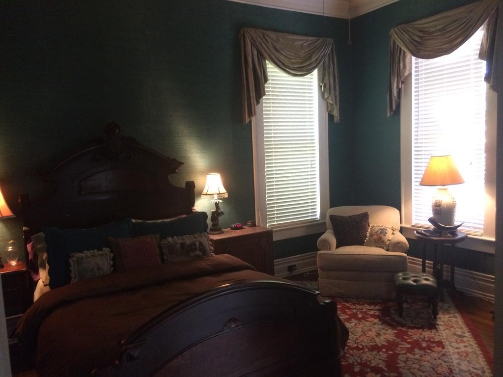 Belle Oaks Inn Gonzales Oda fotoğraf